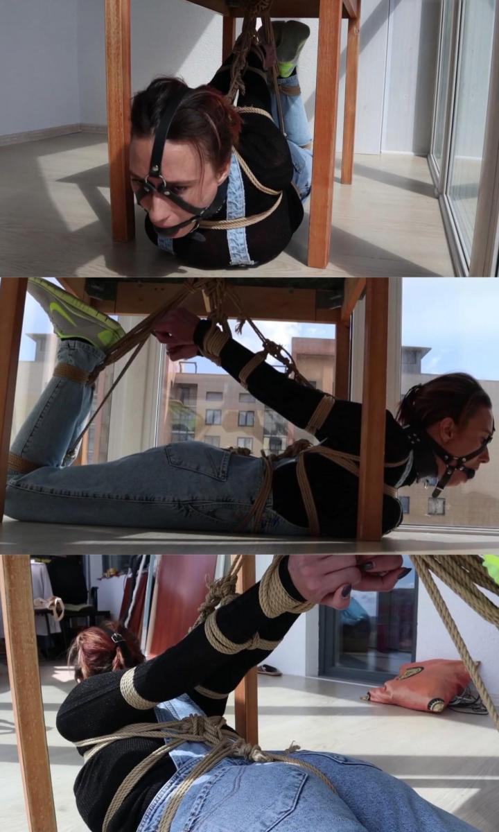  Sofi_ Bondage on the balcony in catsuit_ Part 1-3_ Full version_ V2 索菲穿着紧身连衣裤在阳台上。她被麻绳捆着。Gagged完整版。Sofi on the balcony in catsuit. She is tied with jute ropes. Gagged Full version.