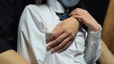 B012 珊珊 立柱绑缚羞辱 JK 肉丝 TK SP 手拍 散鞭 凌辱 虐胸 虐阴  【老癸原创】-人体摄影师老癸作品，珊珊 立柱绑缚羞辱，JK 肉丝 TK SP 手拍 散鞭 凌辱 虐胸 虐阴，外出拍摄归来，依旧戒不掉自己的小爱好，嘿嘿嘿……真是又菜又爱玩，看着别人绑妹子也是一种享受，感谢【雨辰工作室】的负责人和妹子们，哈哈哈……<br>------------------------------------------------------------------------------------------------------------<br>解压密码（大写字母）：LGYC123 第一次解压后，把文件后缀改为zip，同一密码二次解压后,文件后缀改为mp4即可，先下载到电脑或手机，再解压观看，切勿直接在线观看。容易被和谐。<br>-------------------------------------------------------------------------------------------------------------<br>【老癸原创】对圈内所有同好开放，欢迎前来约绳、体验；并提供定拍、原味服务，QQ：328691988 ，说明来意，非诚勿扰。