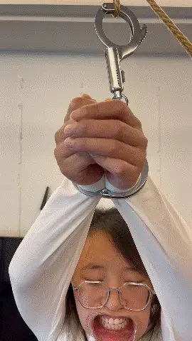 【妻奴麦子定拍】麦子手铐被挂，医用开口器，脚尖挨地，痛苦30分钟 【妻奴麦子定拍】麦子手铐被挂，医用开口器，脚尖挨地，痛苦30分钟<br>网盘资源为2K和4K，请大家根据情况下载<br>解压密码：softkb,解压后修改扩展名rar，再次解压即可。<br>Qq：2716870964(请注明来意)<br>Twitter：@xinhaizhang5