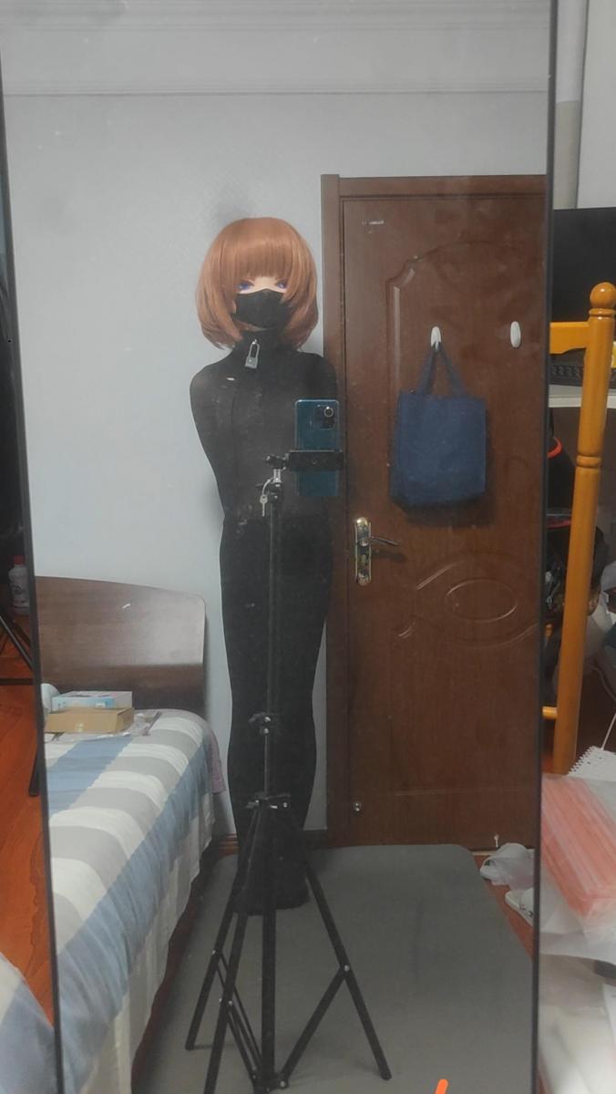 kigurumi丝袜全包逃脱失败，放置震动强高惩罚 音频因为[X_X]故障会有杂音或者被剪掉的地方，介意勿买<br>百度网盘后缀名改rar<br>娃娃被主人放进了丝袜睡袋里上锁，限时十五分钟内挣脱，否则就要被放置震动一晚上<br>最后脱缚理所应当的失败了，娃娃还被主人用两个棒棒同时骚扰缴了械<br>试试冲首页所以卖贵一点（