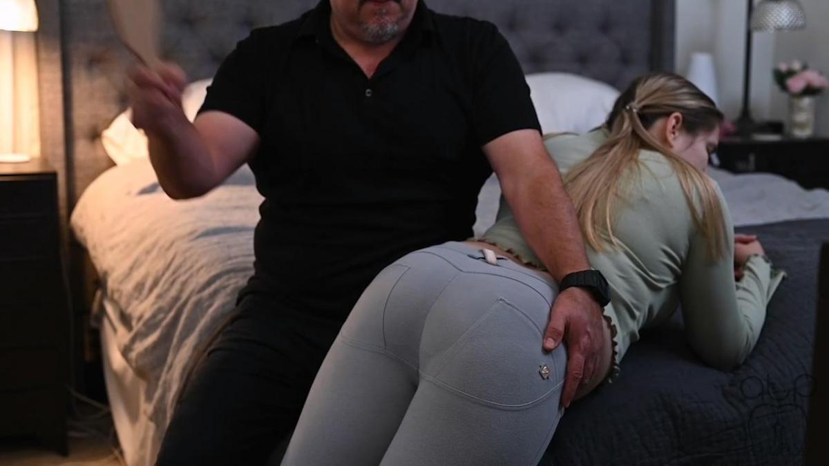 Exposed in the locker room - Spanked at Home - 1080p Reyna gets a little frisky with the girls in the senior locker room and of course her step Dad gets a call about her behavior. A lesson in modesty is in order as she is pulls across his knee in very tight grey jeans for a spanking. The family paddle is put to good use on her shapely bottom as she continues to protest her innocence, this is not the first conversation they have had on the subject of modesty. REYNA ST CLAIR, JEANS, BUBBLE BUTT, DOMESTIC DISCIPLINE, PADDLING, ROLE PLAY, OTK SPANKING