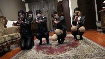 山村工作室 凋零的玫瑰（二）第一部 山村工作室 枪击众多女特务剧情<br>该系列有三部，共20个小片段，第一部6个片段，身着皮衣皮靴女特务装的美女遭遇不同场景的枪击
