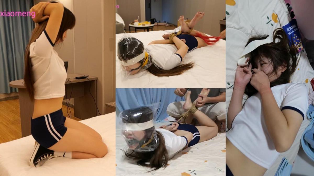 【小萌同学】重虐到哭惨！鞭打，捆绑，挣扎，挠痒痒，[X_X]，直到.... 这是一个定拍视频。重磅来袭。重度控制到虐哭！<br>小萌穿着日式运动服坐在床上。随后，她被白胶带蒙住双眼，用绳子交叉绑住手腕和脚踝。鞋子和白棉袜都脱了，我可以开始挠她痒痒了。她的嘴里塞了一个口球，使她无法说话。一个跑步[X_X]固定在她的大腿上，贴在她的私密处，让她接受持续的刺激。这对呼吸游戏是好是坏？<br>准备工作完成后，呼吸游戏开始了。一个塑料袋套在她的头上，并用黄色电工胶带封闭。现在添加了一个新元素。我用绳鞭抽她。疼痛扰乱了她的呼吸，她的惨叫和挣扎也消耗了更多她宝贵的氧气。第一次尝试只是热身，但她已经筋疲力尽了。在第二次尝试中，我将她推到了最后一刻，她疯狂地大喊大叫和挣扎。我第三次合上袋子，她立刻叫停了，我就把袋子掰开，看着她裹着紧身衣挣扎哭泣。<br>没想到第二天小萌又要求这样做。好的，对她做了类似的设置，但是这次在她被装袋后，我一直在挠她而不是鞭打她。天哪，她并没有像疯了一样挣扎。她疯了！这是必看的，不要忘记降低媒体播放器的音量，否则……:)