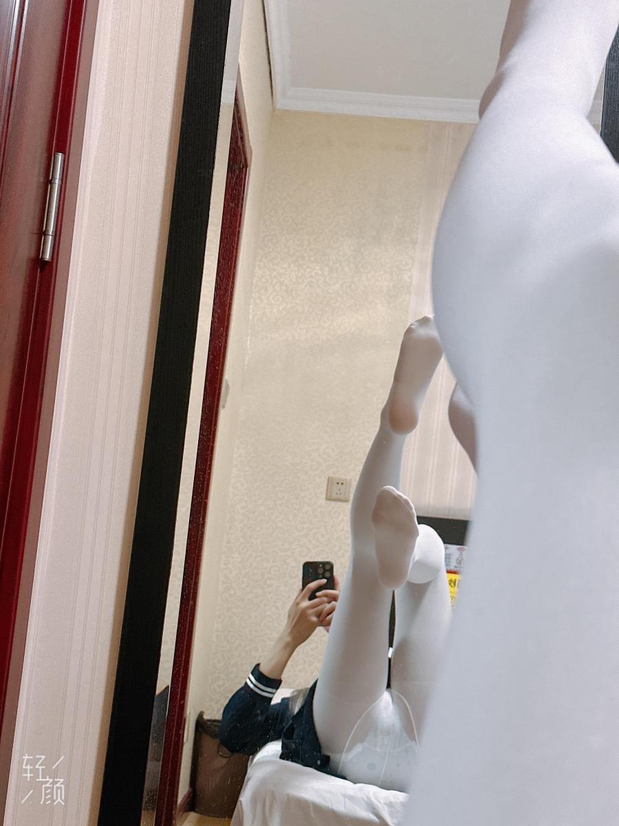  [Feet fetish]