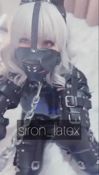 Siron乳胶犬的震撼 很喜欢的一位小姐姐，视频会逐一发布，关注专辑内容更新噢！
