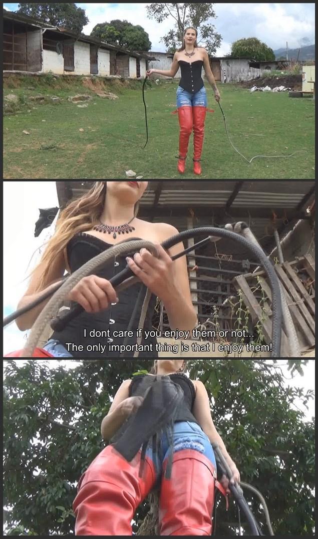 Red Berlins Bullwhip Goddess Joanna 红色伯林斯牛鞭女神乔安娜 <br><br>女神乔安娜穿着她邪恶的红色惩罚靴。她将通过给她的虚拟奴隶一个健全的牛鞭惩罚来取悦我们。她还会让你亲吻和崇拜她性感的费尔南多-柏林靴。这是一个真正的珠宝，来自这个令人目眩的拉丁美女。<br><br><br><br><br>Red Berlins Bullwhip Goddess Joanna <br><br>Goddess Joana is wearing her wicked red punishment boots. She will delight us by giving a sound bullwhip punishment to her virtual slave. She will also make you kiss and worship her sexy Fernando Berlin Boots. A true jewel from this stuning Latin Beauty.<br><br>