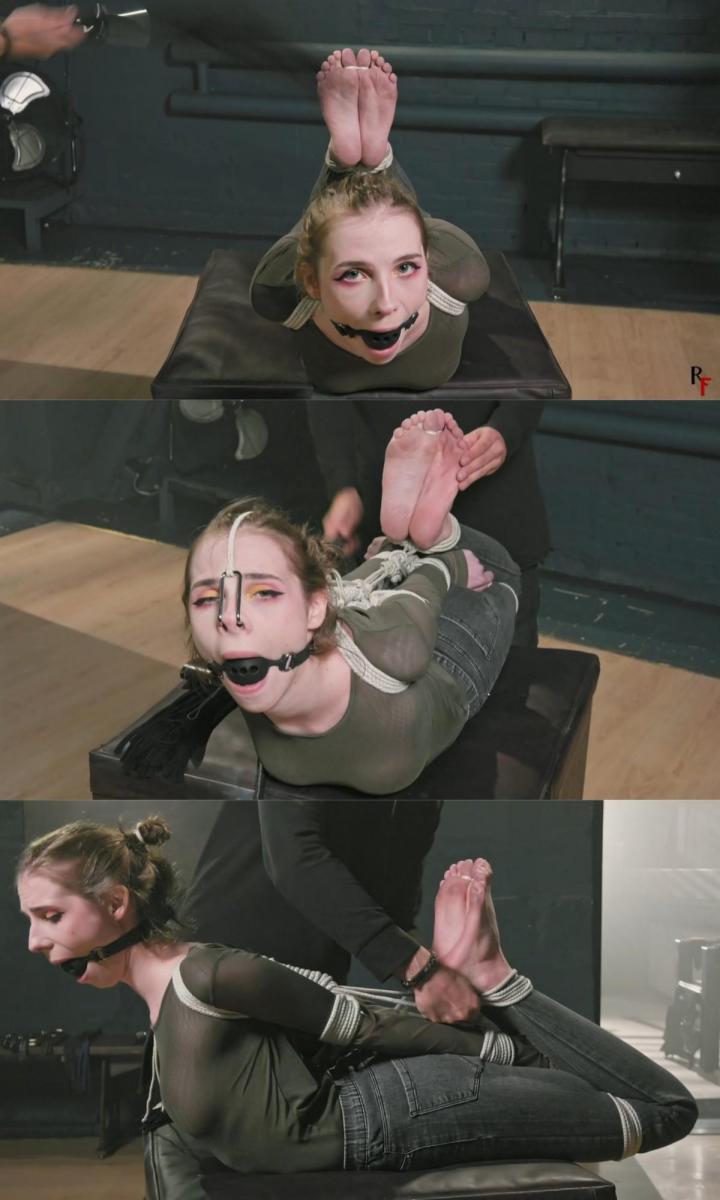 Meloxy - Tight hogtie and bastinado (UHD 4K MP4) 认识新模型！ Meloxy，她今年 25 岁，是一名游戏玩家。<br><br>在此剪辑中，赤脚美女 Meloxy 被白色绳索紧紧捆绑，并被球塞堵住。 她独处的时间不多。 我走到她身边，开始用鞭子抽打她的赤脚，享受她的反应和呻吟。 之后，我把鞭子换成桨，继续挥棍。 我真的很喜欢她绑在紧身裤上的样子和她的脚的样子，以及她对打击的反应。 划桨之后，我骑着马鞭，继续打棍子。<br><br>在某些时候，在我看来，她似乎有更多的能力，我开始加强她的紧身衣，将她的手臂和腿更紧地放在背后，这样就可以像体操运动员一样看到强大的偏转，我设法做到了 它。 小可爱原来是一个相当灵活的女孩。 锦上添花的是我贴在她鼻子上的鼻钩。 现在 Meloxy 已正确打包。<br><br>我继续打她性感的赤脚。 很快，她开始流口水。 在鞭打之后，我去休息了，让被紧紧束缚和塞住嘴巴的 Meloxy 独自呆了一段时间。<br>享受！Meet the new model! Meloxy, she is 25 years old and she is a gamer.<br><br>In this clip, barefoot cutie Meloxy is tightly hogtied with white ropes and gagged with a ballgag. She doesn't spend much time alone. I go up to her and start flogging her bare feet with a whip, enjoying her reaction and moans. After that, I change the whip to a paddle and continue the bastinado. I really like the way she looks tied up in a hogtie and the way her feet are, as well as her reaction to blows. After the paddle, I take a riding crop and the bastinado continues.<br><br>At some point, it begins to seem to me that she is capable of more and I begin to strengthen her hogtie, bring her arms and legs even more tightly behind her back so that a powerful deflection is visible like gymnasts and, I manage to do it. The cutie turns out to be quite a flexible girl. The icing on the cake is the nose hook that I apply to her nose. Now Meloxy is properly packed.<br><br>I continue to spank her sexy bare feet. Soon, she begins to drool through the gag. After the bastinado, I go to rest, leaving the tightly bound and gagged Meloxy to stay alone for some time.<br>Enjoy!
