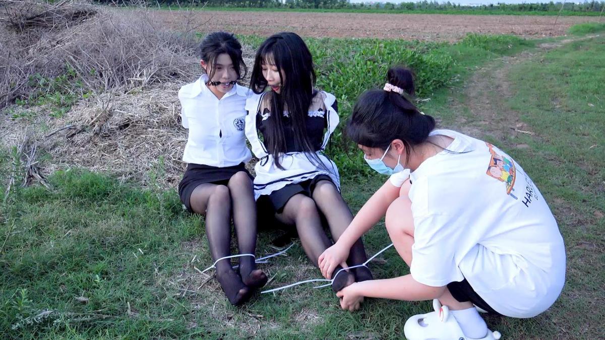 【子衿原创】cici 菲菲主演 夏天的野外太遭罪，蚊子太多了，腿都咬过敏了 百度下载解压密码：q449214375,子衿工作室向全国绳艺爱好者提供：体验绳模捆绑服务，绳模全国可空降、绳艺作品销售、作品定制、视频网调、原味等，另外本店招募绳模。约拍订拍请联系Q449214375 微信happiiny