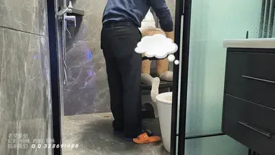 B025 G肠 扩G 小雨露 白裙 K9 玩胸 虐阴 虐肛 重口 人体摄影师老癸作品，G肠 扩G 小雨露 白裙 K9 玩胸 虐阴 虐肛，重口，介意勿看。沉寂一段时间的小雨露再度归来，灌肠 扩肛 虐肛 老嗜好戒不掉，既然戒不掉，那就闭上眼睛好好的去享受，享受那种菊花被塞满的充盈感，享受那种小腹涨涨的感觉，享受那种想尿又尿不出的感觉……人生不过三万天，堕落一天是一天，来吧，来爆菊吧，让我的菊花为你绽放……<br>-------------------------------------------------------------------------------------------------------<br>解压密码（大写字母）：LGYC123 第一次解压后，把文件后缀改为zip，同一密码二次解压后,文件后缀改为mp4即可；先下载到电脑，再解压观看，切勿在云盘中直接观看。容易被和谐。<br>--------------------------------------------------------------------------------------------------------<br>【老癸原创】对圈内所有同好开放，欢迎前来约绳、体验；并提供定拍、原味服务，QQ：328691988 ，说明来意，非诚勿扰。