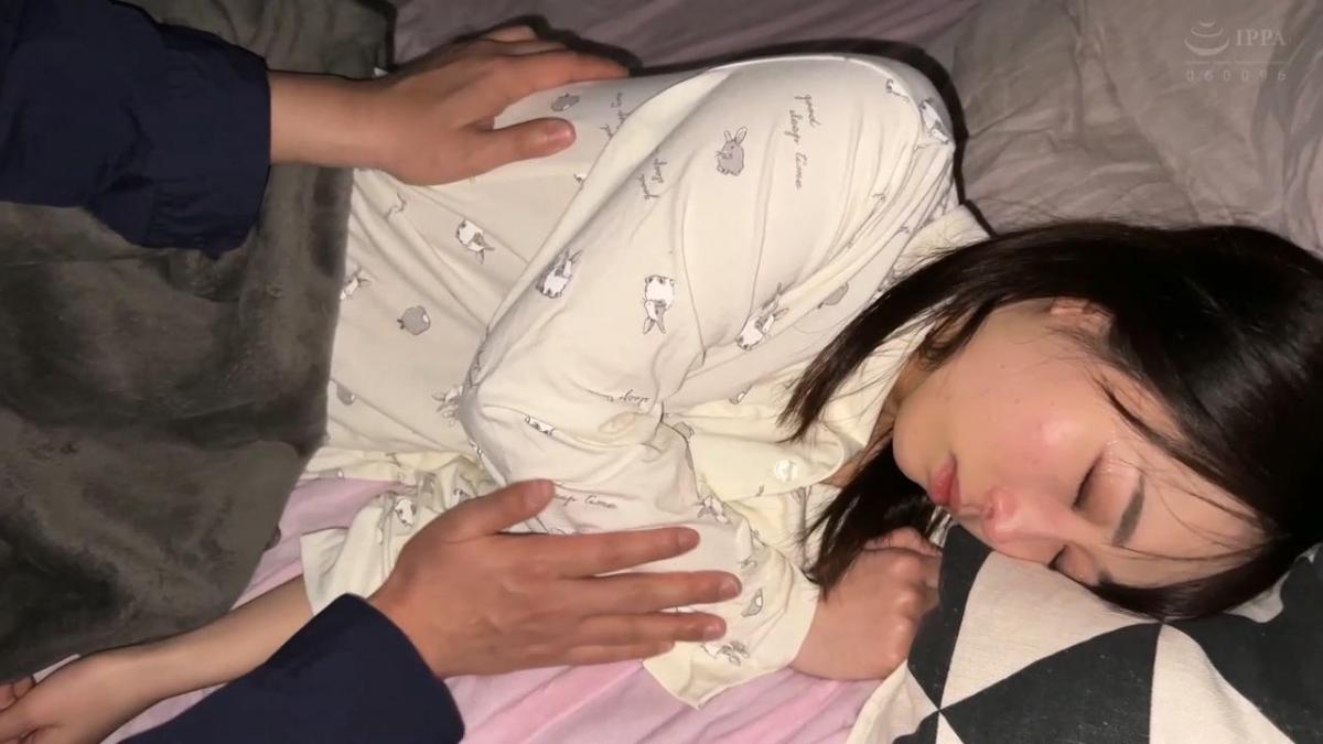 【依頼痴●】11 近所の女子学生 <span style='color:#b0b0b0;'>[隐藏文字，购买后可见]</span><br>こんにちは。今回の依頼はとてもかわいい女子学生さんでした。私の作品をよくご購入いただいているそうで、この子に作品と同じような事をしてほしいとの事です。若くてかわいいので私としても是非したい子です。