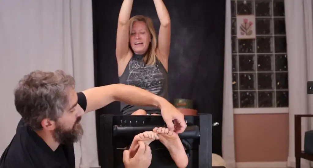 ZenTickling – Zen’s Tickle Slut Now it’s Edith’s turn in the stocks and she is definitely going to pay. Her shoes and socks are slowly removed, and as her soles are gradually exposed the tickles get increasingly intense. The anticipation builds and soon Edith is squealing as her soles and toes are tickled mercilessly. The toothbrush is not her friend, especially when I use it between and on top of her toes. Partway through she tells me that I’m not the boss and that she’s an ‘independent woman’. I attack her weak spots and within seconds she changes her mind and tells me she’s just a ‘little bitch’. Then she comes up with the name ‘Zen’s Tickle Slut’, which I love. More tickles for the tickle slut!