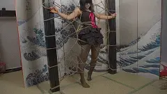 象人定拍-小0-短裙黑丝，被蜘蛛网缠住的少女！ 小0被大字型捆绑起来，不停的挣扎想要逃脱出去！<br><br>——————————————————————————————————————————————<br>因为百度云经常和谐，微云的会员太贵，所以尝试双层解压，<br>解压密码：xiangren123 第一次解压文件后缀改为zip，<br>原密码再次解压以后，把后缀改成mp4 即可观看<br>切勿在百度云中直接观看，容易被和谐!!!!!<br>线上定拍线下约拍。<br>QQ：192370054（注明来意