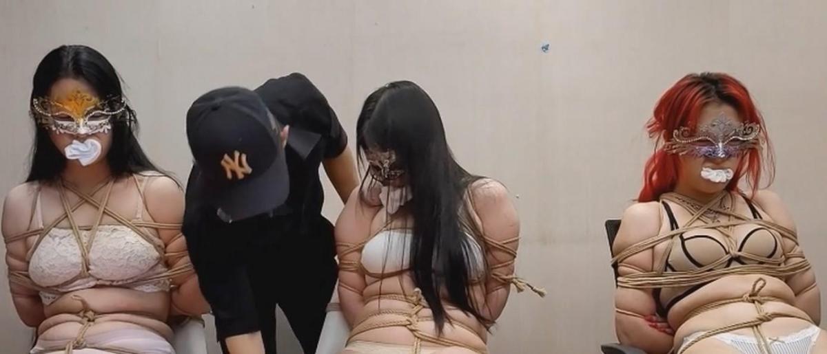 一绳所爱工作室订拍《凤凰女侠》中 三女被绑在椅子上摆成一排，被带上口球不住的流口水。终于大姐抓住机会带领两姐妹逃脱，她们下一步会怎么做。。。。解压密码：qlzz解压两次