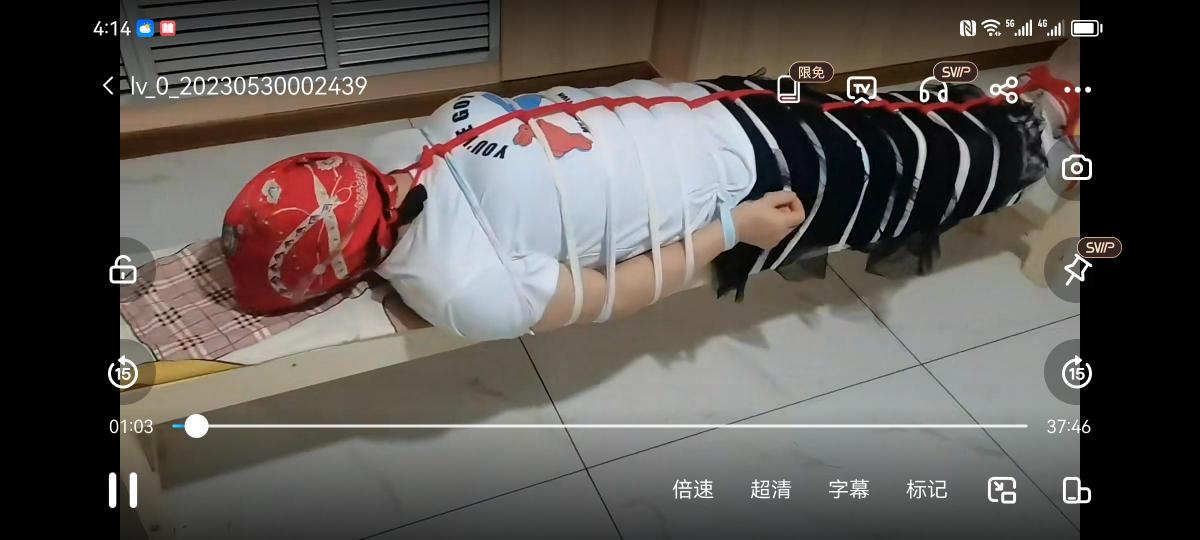 凳子上捆绑.包裹男奴 男奴被牢牢的捆绑在凳子上.想逃也逃不掉,只能拼命的挣扎...可是女主还不放过他,又拿来厚厚的棉被.....