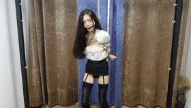《树屋轻调》网友定拍：男主是公司的销售，平日里经常面对女上司的训斥和讥讽，这天终于忍无可忍，把女上司下药迷晕以后，各种玩弄，女上司从开始的强硬不屈，最后终于屈服（吊带袜+口球+吊绑+QG+强制口然后输 《树屋轻调》网友定拍：男主是公司的销售，平日里经常面对女上司的训斥和讥讽，这天终于忍无可忍，把女上司下药迷晕以后，各种玩弄，女上司从开始的强硬不屈，最后终于屈服（吊带袜 口球 吊绑 QG 强制口然后输出）