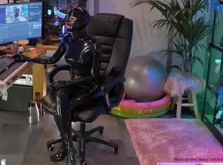 ????SHINY LATEX KITTY????MIAUWWW 长达4小时的乳胶猫咪直播