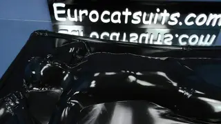 Breathing regulator - breathplay in latex vacbed 创作；eurocat网原创<br>
