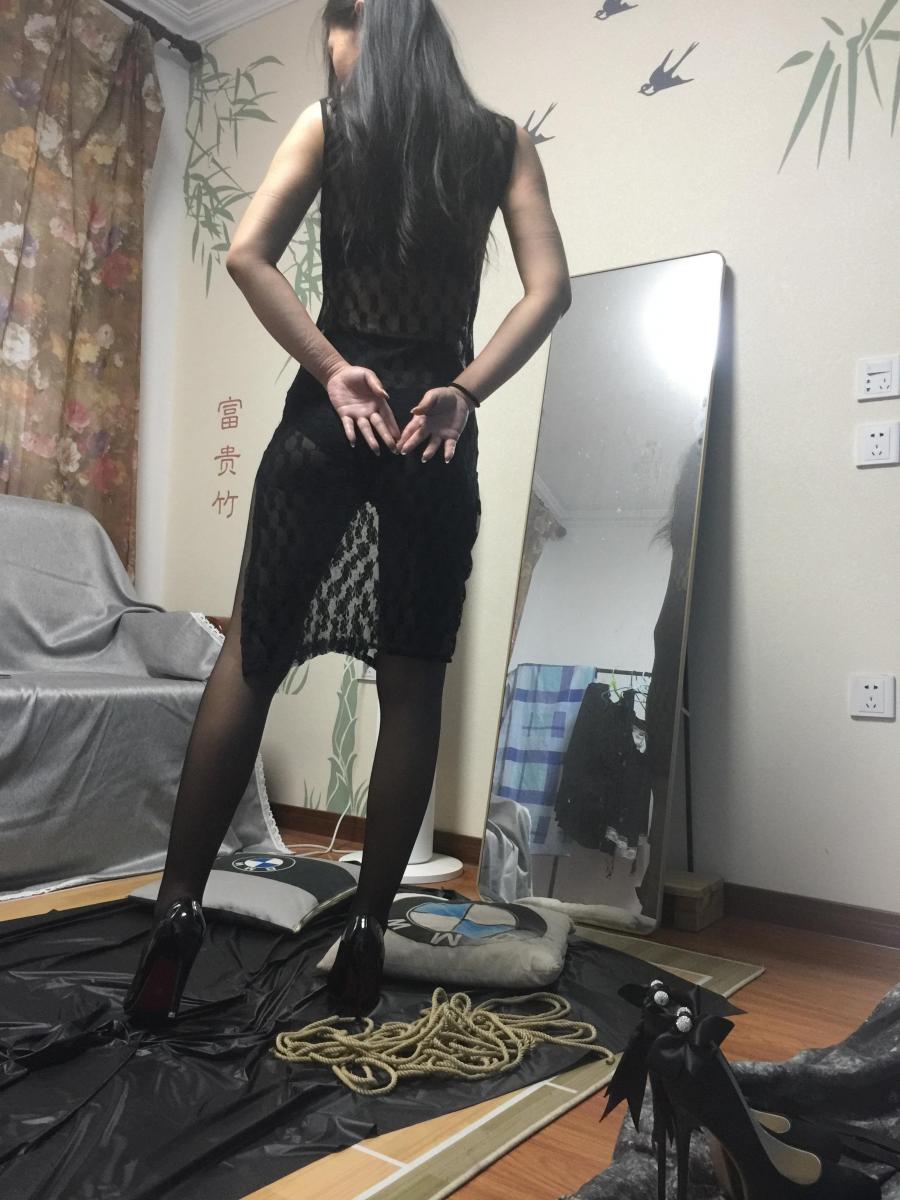 奉天风华正茂新的女M妮妮第三次见面，继续深度交流，口才很好的女孩^_^ 妮妮03我说都是借位拍的实际什么都没发生,你信吗O(∩_∩)O哈哈~<br>先转存再下载，解压之后后缀添加.mov<br>认真剪辑符合规定。<br>QQ微信同步297506318要福利补链接补福利的随时可以找我。
