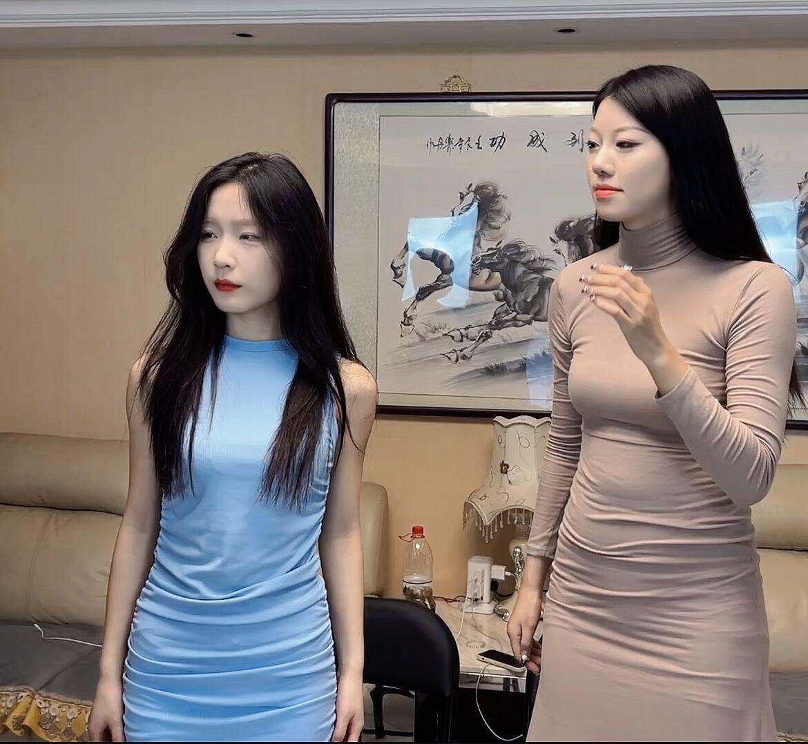 影视剧女主的竞聘：上集 贝特定拍，果子、球球出演，两位女生颜值都极为出众，果子身高165cm，性格较为腼腆文静，身子相对娇弱骨感，球球则性格外向泼辣，身高180cm，穿上高跟鞋身高达到恐怖的190cm，身体更加强壮高大，两位女孩一起出演形成了极为巨大的反差感，其中，我的这部是球球的最后一晚拍的作品，拍完她就离开了，成为了绝版视频。<br><br>两个女孩一起去试镜法制宣传片的女角色，这个女角色在剧中是被绑架的角色，所以两人试镜的时候，要将女角色被绑架后，那种绝望、害怕的那种感觉演出来。<br><br>网盘下载解压缩后将里面的文件的txt改成mp4即可观看，以防和谐，切不可在线解压！