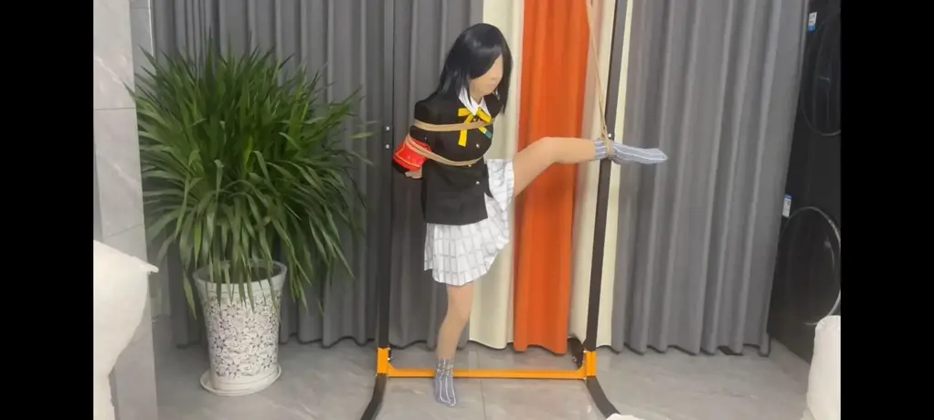 三船栞子处刑实验 和上次的筱创新一样，这次也是三类创新：普通的[X_X]处刑与tk，以及最后一个柯南的掩饰溺水手法实验（不过观感不是很好，如果销量不错，后面可以用透明浴缸再拍一个）。ps：其中的tk是大佬赞助的
