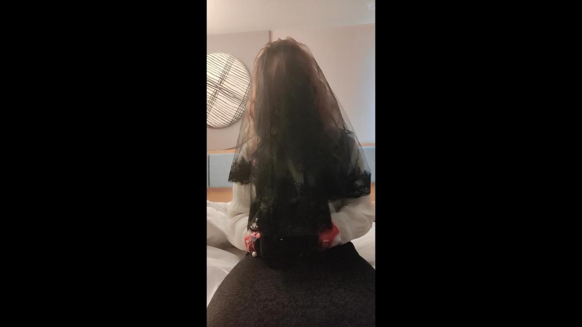 黑色拖地鱼尾礼服长裙超大伪娘御姐拘束自嗨 黑色拖地鱼尾礼服长裙超大伪娘御姐放置4<br>这次的造型与模特完美还原了作者原创小说《长裙，伪娘，自缚与调教》中描述的内容哦！<br>作为一位超大号伪娘御姐（身高191cm），穿上黑色鱼尾长裙，戴上口球、TD训练器、用震动bang玩弄自己，会是什么样的场景呢？<br>视频中的女声为变声器处理后的效果，坐标湖南长沙，是伪娘S不是伪娘M！<br>视频已上传至保管库，如果炸链，可以添加百度云账号<span style='color:#b0b0b0;'>[隐藏文字，购买后可见]</span>哦~<br>伪娘M或者男M约玩可加q3074000273<br>PS：这次倒是穿高跟鞋了，可惜那个片段因为裙子底下是开档黑丝，基本算是真空的，被剪辑掉了。。。