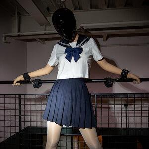 fetish faith EE41 本视频为搬运作者fetish faith的会员专享视频 美女穿着全包紧身衣 头戴全黑面具 身着jk制服 被拘束固定 体验按摩 喜欢站立姿势拘束的小伙伴不要错过 原视频时长 无删减 
