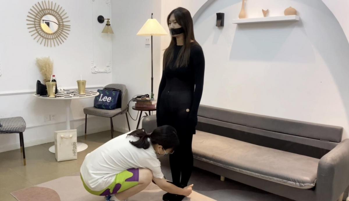 【缚艺录】【DDL—086】【小柯】黑色全身丝袜+黑丝胶带全包，谁包谁知道，真的累...以后会出一个全包系列，让喜欢木乃伊的同好，看到爽~ 1.周更视频，致力于拍摄gagpara的风格，【缚艺录】老观众懂得都懂~<br>2.接长期定拍，价格优惠，非诚勿扰，加好友备注来意，《缚艺录》QQ：2143175428<br>3.倡导绿色、健康的亚文化，不接受裸露X器官，大尺度等，色情勿扰！只接受正常绳艺，以及绳艺娱乐方面的内容；部分模特出于隐私考虑，不出镜。<br>4.压缩包密码：fuyilu123<br>5.祝各位同好，身体健康，生活美满<br>6.本工作室的视频，希望不要乱发，已发现盗版网站、私人在公众网络平台，发布原创内容的片段、图片，如果涉及到模特本人，后果自负<br>7.尊重小圈文化，尊重原创作者！拍摄本意，也是为了大家，以实惠的价格，看到不错的原创视频，希望同好们喜欢~