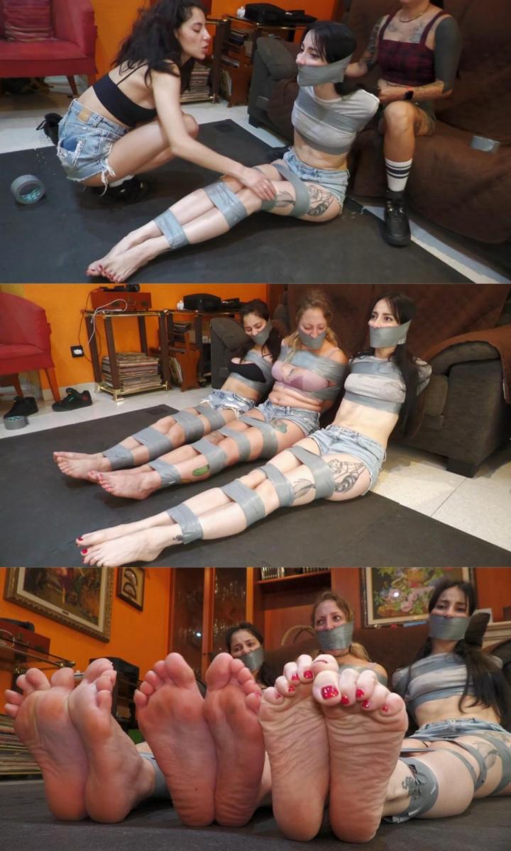 Liricaa keeps all the money for herself! 成为一名窃贼，抢劫并捆绑这么多人是一项需要深思熟虑的工作。 Liricaa 已与 Mayla 合作，她需要一些帮助来建造下一个房子。 安迪和毒液在家，却不知道他们是窃贼的下一个目标！ 毒液离开了几分钟，留下安迪独自一人。 这时 Liricaa 和 Mayla 决定采取行动。 Liricaa 抓住她的手臂，用胶带绑住她的双手，而 Mayla 则堵住了她的手。 “MMMMMMMMPPPPPPPHHHH！！！！！！”。 他们用球塞堵住她的嘴，然后用胶带把她绑起来。 一旦她被绑起来，他们就会脱掉安迪的袜子，并更换她的口塞。 他们用安迪的袜子和大胶带堵住她的嘴。 女孩们离开去寻找战利品，而安迪则留在那里苦苦挣扎。 几分钟后，毒液回来了，发现她的朋友被绑住了，嘴巴也被塞住了。 她试图帮助她，但她很快也被莉莉卡和梅拉抓住了。 利里卡也受到同样的对待，她绑住了她的双手，而梅拉则堵住了她的手。 他们用一个大口塞堵住她的嘴，然后用胶带把她绑起来。 一旦她全部被绑起来，就该换个玩笑了。 他们脱掉她的袜子，用她的袜子和一个大胶带堵住她的嘴。 女孩们被绑起来并堵住嘴，而窃贼则继续寻找赃物。 当她们回来时，梅拉开始嘲笑女孩们谈论她们找到的所有钱。 就在这时，莉莉卡抓住了她的手臂，也绑住了她的双手。 “什么……MMMMMMMMMMPPPPPPPPPPHHHHHH！！！！！！！！！”。 Liricaa用手堵住了她的嘴，然后又用球堵住了她的嘴。 当 Liricaa 赚到一大笔钱并决定将其全部据为己有时，她背叛队友的情况很常见。 梅拉受到与毒液和安迪相同的待遇。 一旦她被胶带绑起来，莉莉卡就用袜子和一个大胶带改变了她的口塞。 利里卡离开去继续寻找更多的钱，也许房子里还有更多的东西。 三个女孩留在那里苦苦挣扎。 几分钟后莉莉卡回来了，在离开之前，她用更多胶带加固了所有女孩的口气。 让她的受害者保持安静非常重要！ 现在Liricaa带着所有的钱离开了，女孩们被单独留在那里，被绑起来，堵住嘴，完全无助“MMMMMMMMMMPPPPPPPPPPHHHHHHHHHH!!!!!!!!!!!!”。Being a burglar and robbing and tying up so many people is a thought job. Liricaa has teamed up with Mayla, she needs some help for the next house. Andy and Venom are at home, not knowing they are the burglars next target! Venom leaves a few minutes, leaving Andy alone. That’s when the Liricaa and Mayla decide to take action. Liricaa grabs her arms end ties her hands with tape while Mayla handgags her. “MMMMMMMMPPPPPPPHHHH!!!!!!!!”. They gag her with a ballgag, and then they tie her up with tape. Once she’s tied up, they remove Andy’s socks, and change her gag. They gag Andy with her socks and a big tapegag. The girls leave to search for the loot, and Andy is left there struggling. After a few minutes, Venom returns and finds her friend all tied up and gagged. She tries to help her, but she’s quickly captured by Liricaa and Mayla too. Same treatment for her, Liricaa ties her hands while Mayla handgags her. They gag her with a big ballgag and then they tie her up with tape. Once she’s all tied up, time to change the gag. They remove her socks and gag her with her socks and a big tapegag. The girls are left a few minutes tied up and gagged while the burglars keep looking for loot. When they return, Mayla starts mocking the girls talking about all the money they found. That’s when Liricaa grabs her arms and ties her hands too. “What the….MMMMMMMMMMPPPPPPPPPPHHHHHHH!!!!!!!!!!”. Liricaa handgags her and then gags her with a ballgag too. Its common for Liricaa to betray her teammates when she founds a lot of money and decides to keep it all for herself. Mayla gets the same treatment as Venom and Andy. Once she’s all tied up with tape, Liricaa changes her gag with her socks and a big tapegag. Liricaa leaves to keep searching for more money, maybe there’s something more in the house. The three girls are left there struggling. Liricaa returns after a few minutes, and before leaving, she reinforces the gag of all the girls with more tape. It’s very important that her victims remain quiet! Now Liricaa leaves with all the money, and the girls are left there alone tied up and gagged, totally helpless “MMMMMMMMMMPPPPPPPPPHHHHHHHHHH!!!!!!!!!!!”.