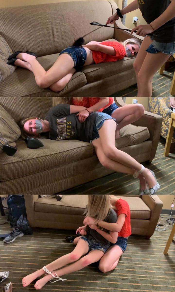 BDSM Tournament Sisters Edition 科迪·埃文斯 (Kody Evans) 在臭名昭著的 BDSM 锦标赛的最新一轮比赛中对阵她的继姐妹伦敦 (London)。 每个继姐妹都轮流支配另一个。 能承受最多折磨的继姐妹获胜。 这场性感的姐妹大战谁会获胜呢？Kody Evans faces her step-sister London in the latest round of the infamous BDSM Tournament.  Each step-sister takes turns dominating the other.  The step-sister that can take the most torment wins.  Who will win this sexy battle of the sisters?