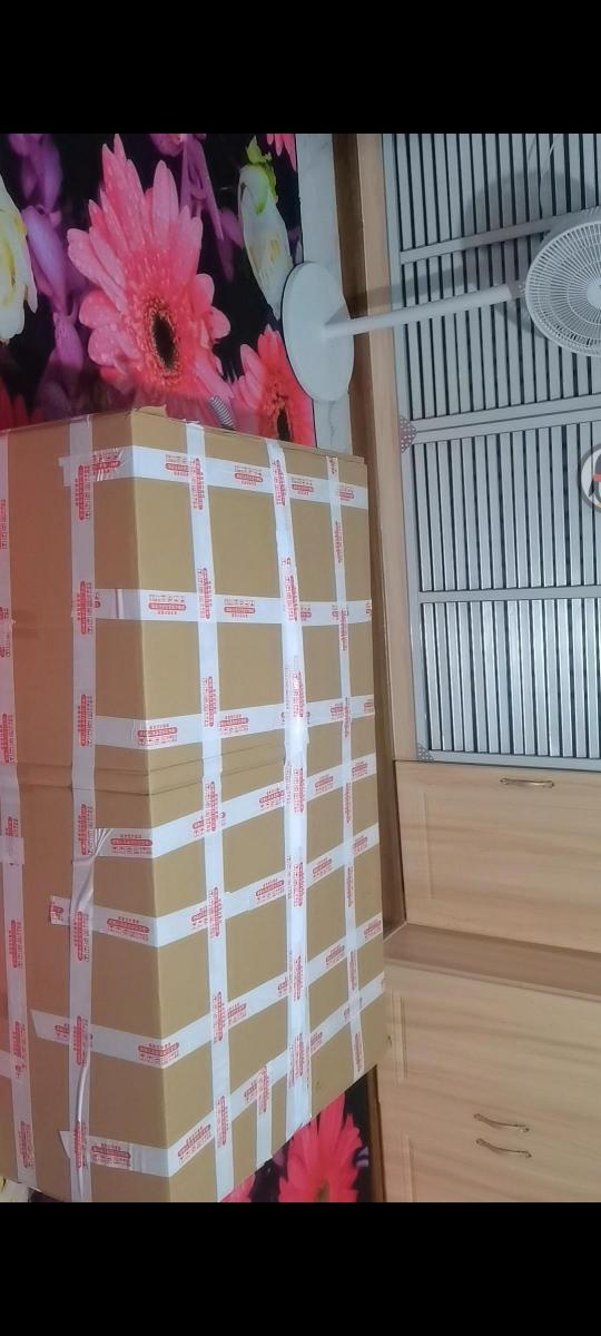 神秘礼物 女主收到个神秘的。。。。礼物。。。。。。原来是。。。。。。是什么呢？女主有是如何处理的呢？敬请观看。。。。。