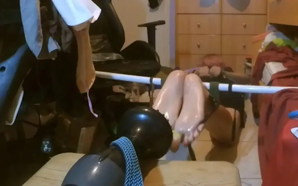 Crossdresser foot roasting First time 4 minute with foot roasting tied and helpless with baby oil on my soles with the help of a 2000 watt hair dryer on full temperature hot (it doesn't sound very loud because I turned the volume down from the audio in the edit) enjoy