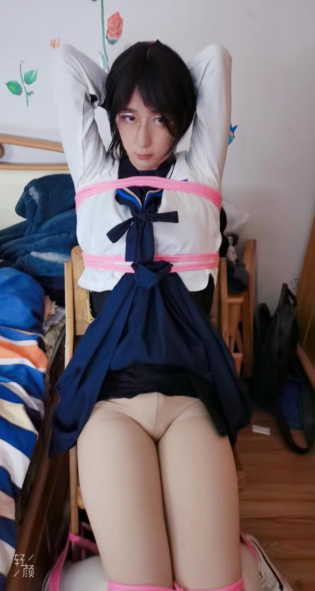 小T外出系列 再次去找伪娘小V玩 学生装肉丝 写在开头，小V是伪娘哦，不喜慎点！！！！！！<br>在工作之前去找的小V玩的，已经过去半年了，国庆准备把存货都发了，喜欢的小伙伴可以关注收藏支持！<br>同时剧情系列剧本写好就开拍，很快就会和大家见面，以前的系列视频也请大家多多支持啦！