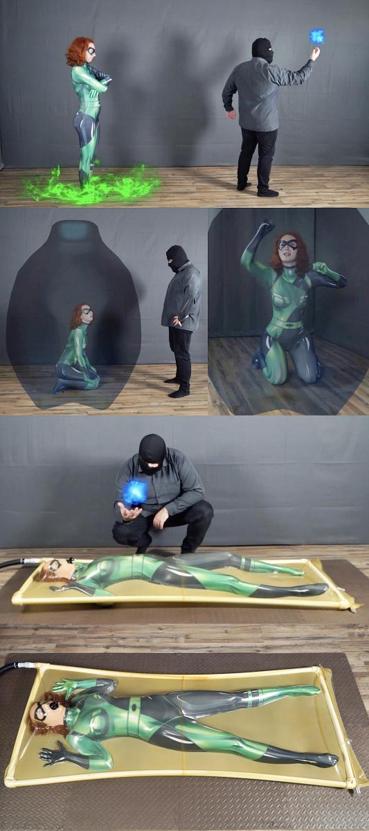 Shigo in a latex vacuum bed 透明真空床剧情作品。<br>这部带点剧情，女主穿了连体紧身衣，可以满足一部分好厚米的X癖。<br>其次是这部的真空床吸的特别紧，怎么挣扎都没漏气，观赏性极强！<br><br><br>剧情介绍：<br>紧身衣女英雄Shigo执行任务，抓捕邪恶博士Bob。<br>结果邪恶博士Bob通过读心术发现了一个秘密————女英雄Shigo是个喜欢被紧紧拘束的抖M。<br>于是邪恶博士Bob施法变出真空床，将女英雄Shigo紧紧吸附在其中。<br>真空床紧致的包裹让女英雄Shigo欲罢不能，抖M瘾开始上头，彻底丧失斗志，在真空床里一边蠕动一边呻吟，爽的一塌糊涂。<br><br><br><br><br><br>网盘版购买后见下<br><span style='color:#b0b0b0;'>[隐藏文字，购买后可见]</span>