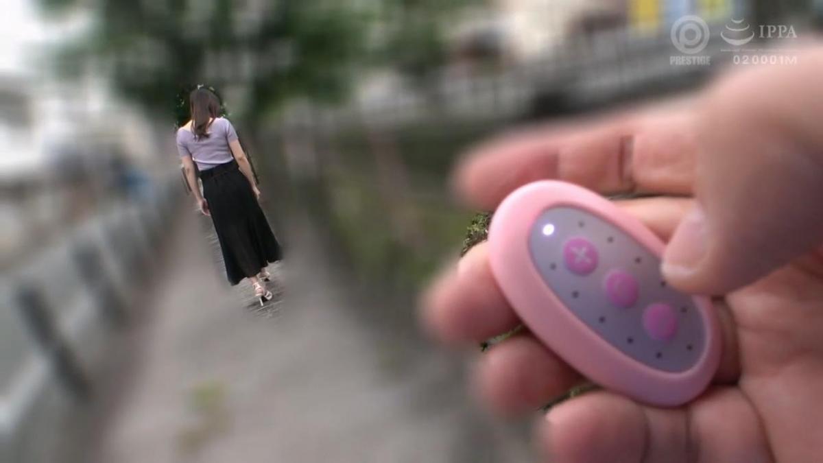  絶倫ママと二人きりハメ撮り不倫温泉～元モデル人妻と一泊二日、初めての不貞旅行～ <span style='color:#b0b0b0;'>[隐藏文字，购买后可见]</span><br>絶倫ママと化した平松杏梨が欲望のまま絡み合う1泊2日の不倫温泉旅行。とびっこをマ○コに入れたまま温泉宿に出発。到着すると準備万端のマ○コを手マンされて即絶頂、