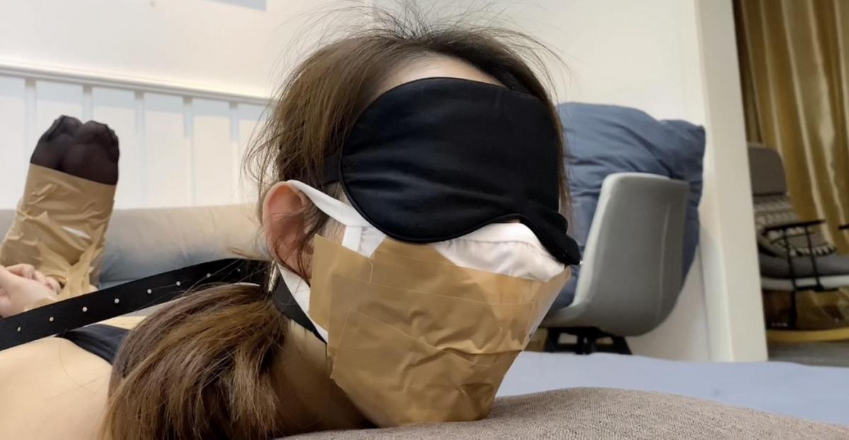 【缚艺录】【DDL—119】【小麦定拍】性感的尤物：长时间驷马之下的，口球堵嘴+口罩蒙嘴，口水流不停~ 1.周更视频，致力于拍摄gagpara的风格，【缚艺录】老观众懂得都懂~<br>2.接长期定拍，价格优惠，非诚勿扰，加好友备注来意，《缚艺录》QQ：2143175428<br>3.倡导绿色、健康的亚文化，不接受裸露X器官，大尺度等，色情勿扰！只接受正常绳艺，以及绳艺娱乐方面的内容；部分模特出于隐私考虑，不出镜。<br>4.压缩包密码：fuyilu123<br>5.祝各位同好，身体健康，生活美满<br>6.本工作室的视频，不要乱发，已发现盗版网站、私人在公众网络平台，发布原创内容的片段、图片，如果涉及到模特本人，后果自负<br>7.尊重小圈文化，尊重原创作者！<br>8.最后一条，B站的蒙嘴频道、堵嘴频道、封嘴频道的创始人，一个河北的S,B，麻烦各位同好，帮忙举报一下！