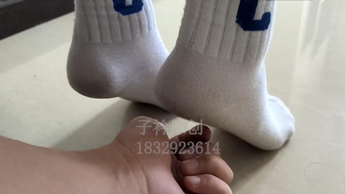 【子衿原创】小敏踮脚吊 口球口水 棉袜挠痒 百度下载解压密码：zjsy,子衿工作室向全国绳艺爱好者提供：体验绳模捆绑服务、绳艺作品销售、作品定制、视频网调、原味等，另外本店招募绳模