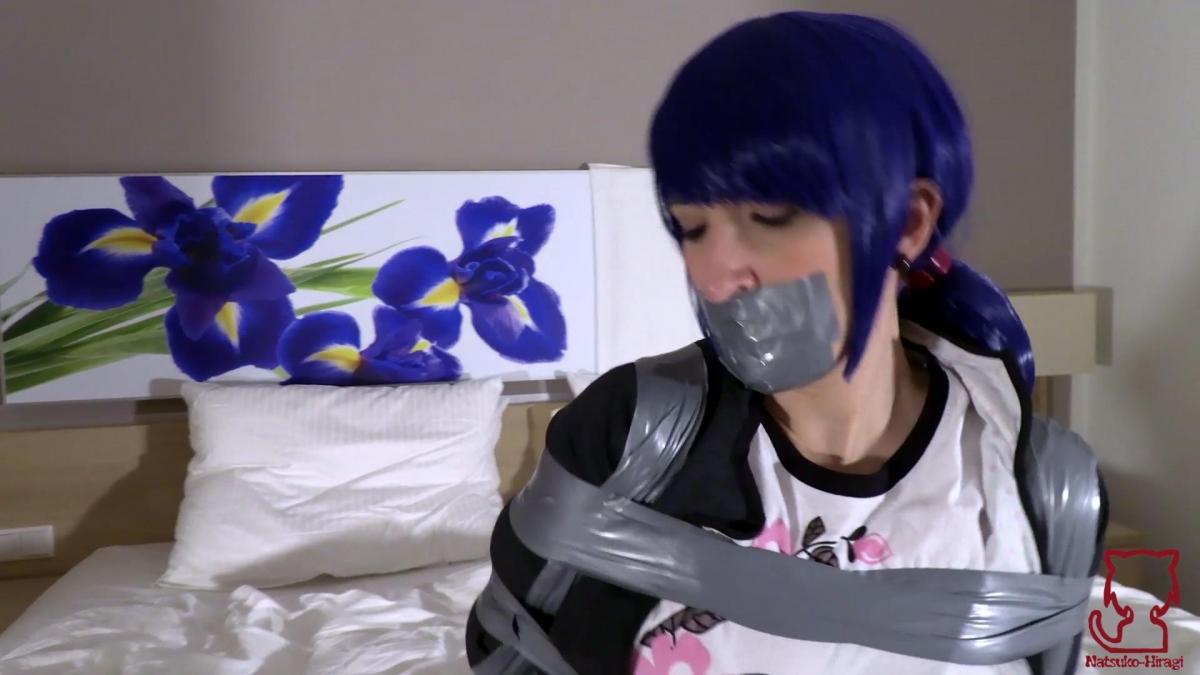 Video Ladybug out of Luck Tapegag, electrical tapegag, heavy tape tied, catsuit, bodysuit, boxtie,  chloroform, layred tapegag, on screen tieing, on screen gagging,  hopping damsel, struggling, moaning, gagtalk, blooper<br>这个系列都是重金自购，希望回点本