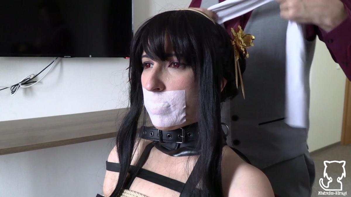 Video Yor's secret Mission! Tapegag, fixomull tapegag, stuffgag, knock out gas, rope bound, shibari, bondage, boots, boxtie, leather collar, chairtie, over the mouthgag, over the nosegag, handgag, fondle,  struggling, moaning, gagtalk