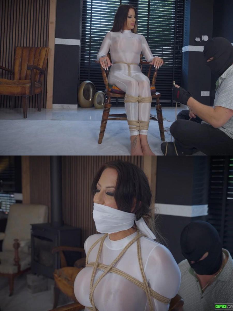 Charlie Monaco - Escape Challenge Pt 1 MP4  查理同意穿着紧身透明光面紧身衣进行逃脱挑战。<br>首先，她被黄麻绳完全绑住，并绑在椅子上。 随着挑战开始，查理的心跳加速。 紧身透明光面紧身衣凸显了她的每一个动作，为她的逃跑增添了额外的难度。<br>绑完后，她的嘴被塞住了，她可以享受自己的困境，并尝试摆脱她被绑在身上的紧绳束缚。当查理感觉到黄麻绳对她皮肤的压迫时，她逃跑的决心更加强烈。 光滑的紧身衣虽然在视觉上很迷人，但阻碍了她的机动和找到杠杆的能力。 每时每刻，查理的脑子里都在思考如何摆脱错综复杂的束缚网的策略。 她一边MMMMPPPPHHHSS一边试图把塞满的塞子擦掉。<br>在这次逃脱挑战的第二部分中，她的嘴被移除了。 她的头发被厚厚地绑在椅子上，使她的头部很难移动。 她的嘴里塞着一只袜子，并添加了一个白色的 OTM 以保持她的安静。 查理尽一切努力摆脱束缚，因为一旦成功，她就赢得了代价。 发带让摆脱困境变得非常困难（如果不是不可能的话），但她确实尽力了。 她MMMPPHSS 被堵住了，没有逃脱的机会。 过了一会儿，她的发带和堵嘴被拿掉了，她继续绑着迎接下一部分的挑战……Charlie agrees on doing an escape challenge in a tight sheer glossy bodysuit.<br>She is first fully tied with Jute rope and chairtied. As the challenge begins, Charlie's heart races with anticipation. The tight sheer glossy bodysuit accentuates her every movement, adding an extra layer of difficulty to her escape.<br>When the tying is done her mouth gets stuffed and she can enjoy her predicament and try to escape the tight rope bondage she is put in. Charlie's determination to escape intensifies as she feels the constriction of the jute rope against her skin. The glossy bodysuit, while visually captivating, hinders her ability to maneuver and find leverage. With each passing moment, Charlie's mind races with strategies to free herself from the intricate web of bondage. She MMMMPPPPHHHSS trough the heavily stuffed gag while trying to rub it off.<br>Her gag gets removed for the second part of this escape challenge. She gets heavily hairtied to the chair making it extremely difficult for her to move her head. There is a sock stuffed inside of her mouth and a white OTM is added to keep her quiet. Charlie tries her best to escape from her bondage since she wins a price when she succeeds. The hairtie makes it a very difficulty (if not impossible) predicament to get out from but she sure gives it her best shot. She MMMPPPHSS trough the gag with not chance of escaping. After a while her hairtie and gag gets removed and she is staying tied for the next part of the challenge....