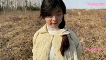 女大学生第一次体验捆绑，室外，3度。6级风，寒风刺骨  可是依然开心 今天带着新模特大学生来到了室外，体验捆绑，在室外，3度的温度。6级风寒风，寒风刺骨  可是整体依然开心。全程蹦     本工作室提供绳艺捆绑模特服务、室外定拍，体验女绳师捆绑服务、体验长时间囚禁服务、绳艺教学培训、专业麻绳销售、作品私人定制、模特原味丝袜出售等，另外本店招募同好合作伙伴。定拍约拍。v:a156185529 <br>QQ156185529<br>解压密码168168