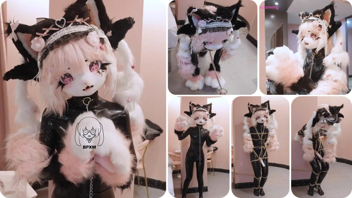 【小萌同学】fuury兽装乳胶猫猫调教part1 网盘html的格式改为rar 如有问题请私信或QQ321810347<br>小萌穿着全包乳胶衣带着兽装的魅魔猫猫头壳，加上会发出声音的爪爪简直萌化了，头壳里面是口塞乳胶头套，她很乖很听话，我把她捆绑起来，把[X_X]固定好，直到她GC用爪爪发出声音，我也还是继续震动着...
