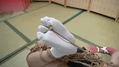 象人定拍-小O-cos八重神子，全装柱缚+黑丝驷马+足袋驷马（纯享版） 没想到足袋绑脚趾的驷马，会这么的撩人！<br><br>——————————————————————————————————————————————<br>因为百度云经常和谐，所以尝试双层解压，<br>解压密码：xiangren123 第一次解压文件后缀改为zip，<br>原密码再次解压以后，把后缀改成mp4 即可观看<br>切勿在百度云中直接观看，容易被和谐!!!!!<br>线上定拍线下约拍。<br>QQ：192370054（注明来意）