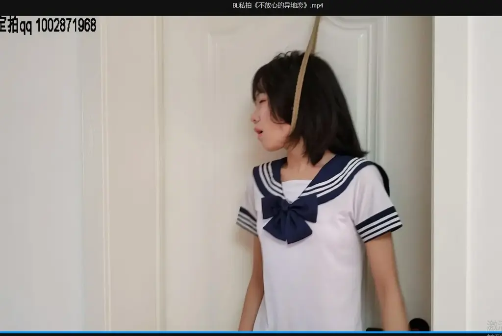 BL私拍《不放心的异地恋》 片长17分钟，1080p全高清拍摄。我和女友莹莹已经相处3年多了，由于工作原因一直都是异地恋，莹莹最近每天都是给我打电话让我回来，说她每天晚上都梦见我和其他女人在一起，回到家中我才知道是她要和我分手，觉得异地恋太累了没有安全感....我苦苦哀求都无济于事，最后我给她一份永远的“安全感”......本片为一往情深绳艺工作室定拍作品，版权所有，定拍咨询qq1002871968  欢迎定拍约拍咨询交流。“网盘文件为压缩包，统一解压密码ywqs”