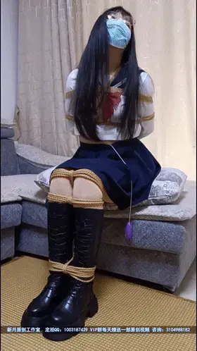【新月原创】【玉箫】同好定拍的 长靴水手服TD挣扎 清纯唯美非常漂亮 手机竖屏版 【新月工作室】定拍交流QQ：1003187439 备用2936094312<br>【出原味妹子】3104988182 小洛（红豆）2389316626 玉箫 3451471253 佳怡 2952715351 晴儿 2789385650 琳媚<br>约绑攻略有售直接滴QQ：3104988182！！！本工作室正式启动会员优惠折扣方案，请有兴趣的同好加客服Q：3104988182详询<br>清纯长靴水手服配上TD挣扎的样子真的很赞！