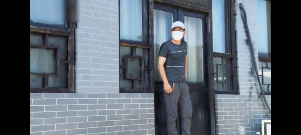 怀旧影视孤身追捕第三集 怀旧工作室新视视频孤身追捕，美女主演，老演员信子主演，独自追捕敌人，不幸被敌人抓捕捆绑制伏，被捆绑虐待，集数有四集，这是第三集!