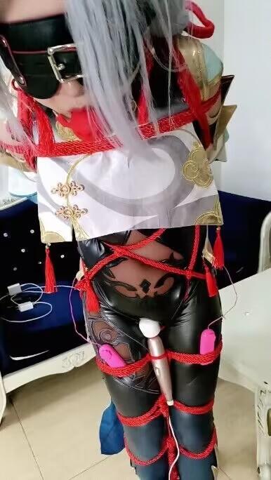 申鹤：你才是束缚我的那道红绳 职业胸手工作室；控制不了体内力量的申鹤需要红绳的束缚。犹如魅魔般的力量控制住了申鹤，谁能成功控制她的力量让她得到释放呢？！小皮鞭，仙女棒，跳弹都无法让申鹤得到XY的释放。<br>视频需要二次解压，后缀改为rar和mp4   解压密码<span style='color:#b0b0b0;'>[隐藏文字，购买后可见]</span><br>二次元绳艺cos，伪娘，女cosplay，喜欢的朋友可多多关注！支持定拍照片、视频、剧情。详情可咨询QQ496428510