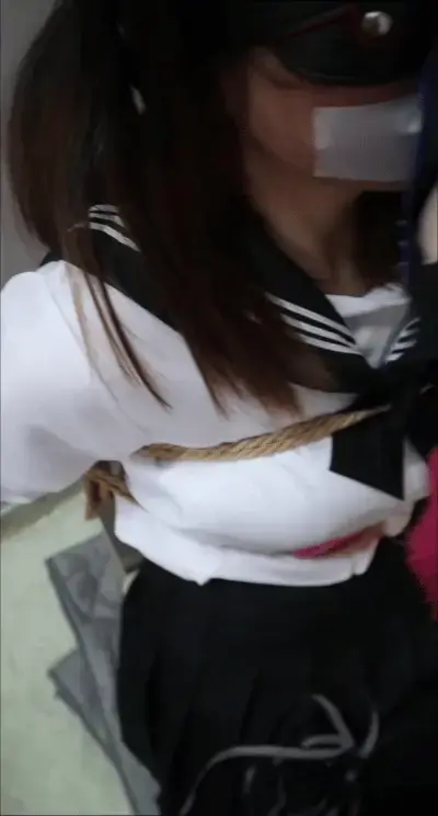 【领玥】竖屏 本玥今天没好好学习，被学长绑在椅子上狠狠的收拾了，其实是真的学不进去嘛，结果被坏学长在本玥身上安装玩具震，又拿鞭子狠狠的打，最可恶的是不知道哪里拿来的猫手套往本玥的敏感地方袭击还封住嘴巴 这次是竖屏 大家看一下竖屏观感怎么样 ，这次叶全是硬干货，全部是超紧精彩点，欢迎支持哦<br>本玥今天没好好学习，被学长绑在椅子上狠狠的收拾了，<br>其实是真的学不进去嘛，结果被坏学长在本玥身上安装玩具震，<br>又拿鞭子狠狠的打，最可恶的是不知道哪里拿来的猫手套往本玥的敏感地方袭击还封住嘴巴捏本玥的鼻子，<br>又把臭脚往本玥的脸上踹各种收拾，最后只好乖乖去学习了，<br>解压码 ybyb 改后缀就可以<br>因为怕网盘经常和谐 所以解压后改后缀就可以啦<br><span style='color:#b0b0b0;'>[隐藏文字，购买后可见]</span>第一次解压文件后缀改为把后缀改成mp4 即可观看