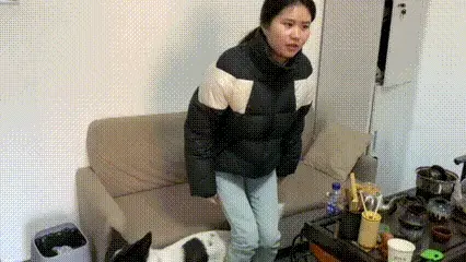 笑笑应聘白酒销售  反被人贩子黑公司   迷晕  捆绑  卖掉 笑笑在网上看到一家白酒公司招聘销售，今天特意来到他们公司，了解工资底薪提成待遇情况，没想到被对方黑公司迷晕，捆绑折磨最后再次迷晕卖给人贩子。本工作室提供绳艺捆绑模特服务、室外定拍，体验女绳师捆绑服务、体验长时间囚禁服务、绳艺教学培训、专业麻绳销售、作品私人定制、模特原味丝袜出售等，另外本店招募同好合作伙伴。定拍约拍。v:a156185529 <br>QQ156185529<br>解压密码168168<br>