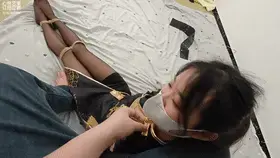 【心悦艺束】4钻福利，黑丝宁红叶cos闺房游戏，捆绑玩熊，内容不太丰富，发个福利。 【心悦艺束】黑丝宁红叶cos闺房游戏，捆绑玩熊<br>1.关于解压：百度云文件因为太容易和谐了。所以尝试使用双重压缩，第一个后缀名7z的解压文件解压出来之后，是一个后缀名.7的文件，改成.7z 即可正常解压。解压出来的视频，后缀名改为.mp4即可。如果有不明白可以加Q给你解答一下。预览图第一张是教学<br>2.定拍，约拍，模特应聘，请加Q2386945992。微：yuzu22023。海外用户请用Telegram：xybondage。或者联系邮箱：xybondage@qq.com<br>3.视频中的衣物，丝袜，道具有需要的也可联系我。<br>解压密码：xyys