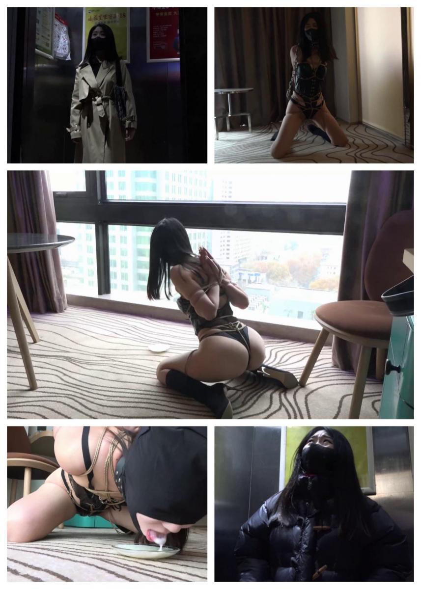 逍遥紧缚盲盒系列 《监禁4》P1 又是一部经典，看过这个系列的都知道里面有一些经典元素（没有看过的同好自行搜索），这部户外的桥段还比较多。紧缚饲育，伪装kb，户外元素，模特柔韧性非常好，不过如果你问她叫啥，我还真不知道，另外祝大家新年快乐，新的一年都发财。新春佳节众多大佬发了很多精彩的片，所以我就小小的错峰一下，希望大家多多支持！